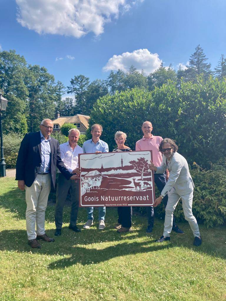 Bekende bruine-witte ‘ANWB-bord’ nu ook langs het Goois Natuurreservaat