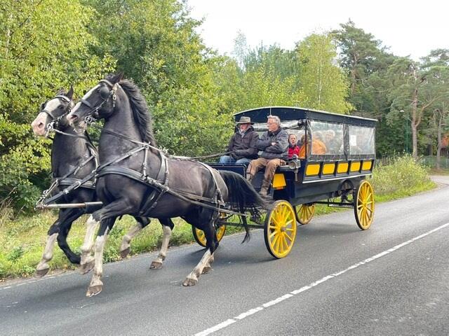 Eerste Gooise paarden-karavaan van start