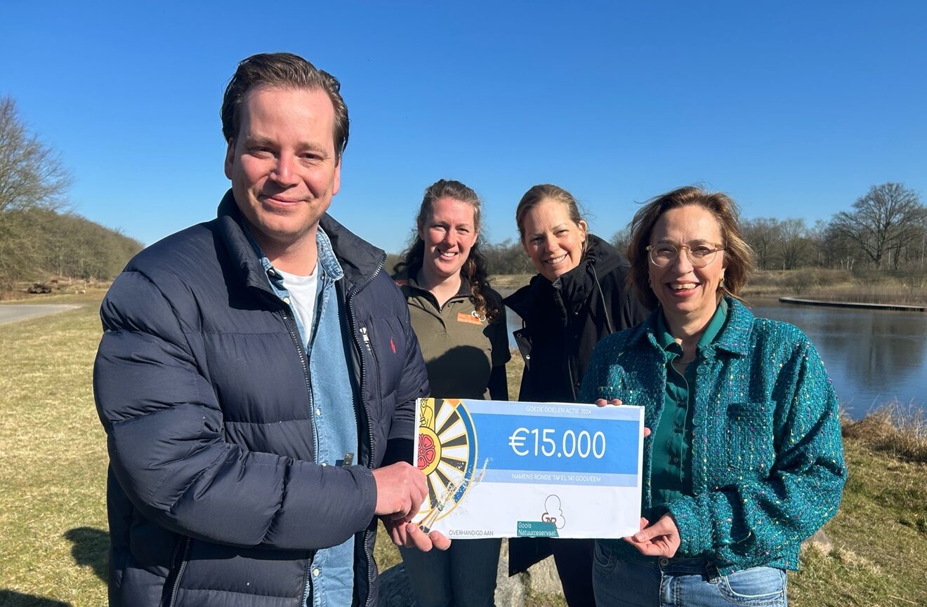 Champagneactie levert €15.000 op voor natuureducatie in het Gooi